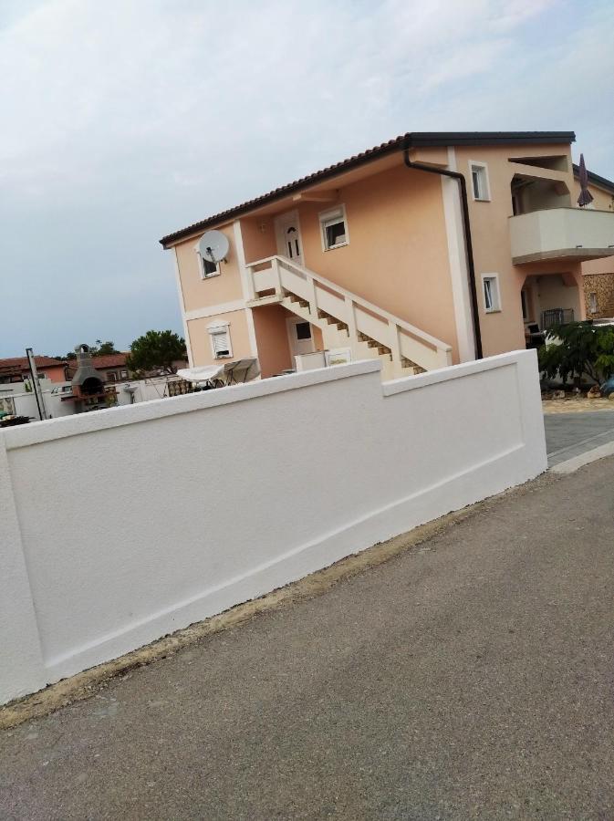 Apartmani Darija Vir Buitenkant foto