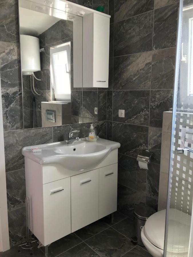Apartmani Darija Vir Buitenkant foto